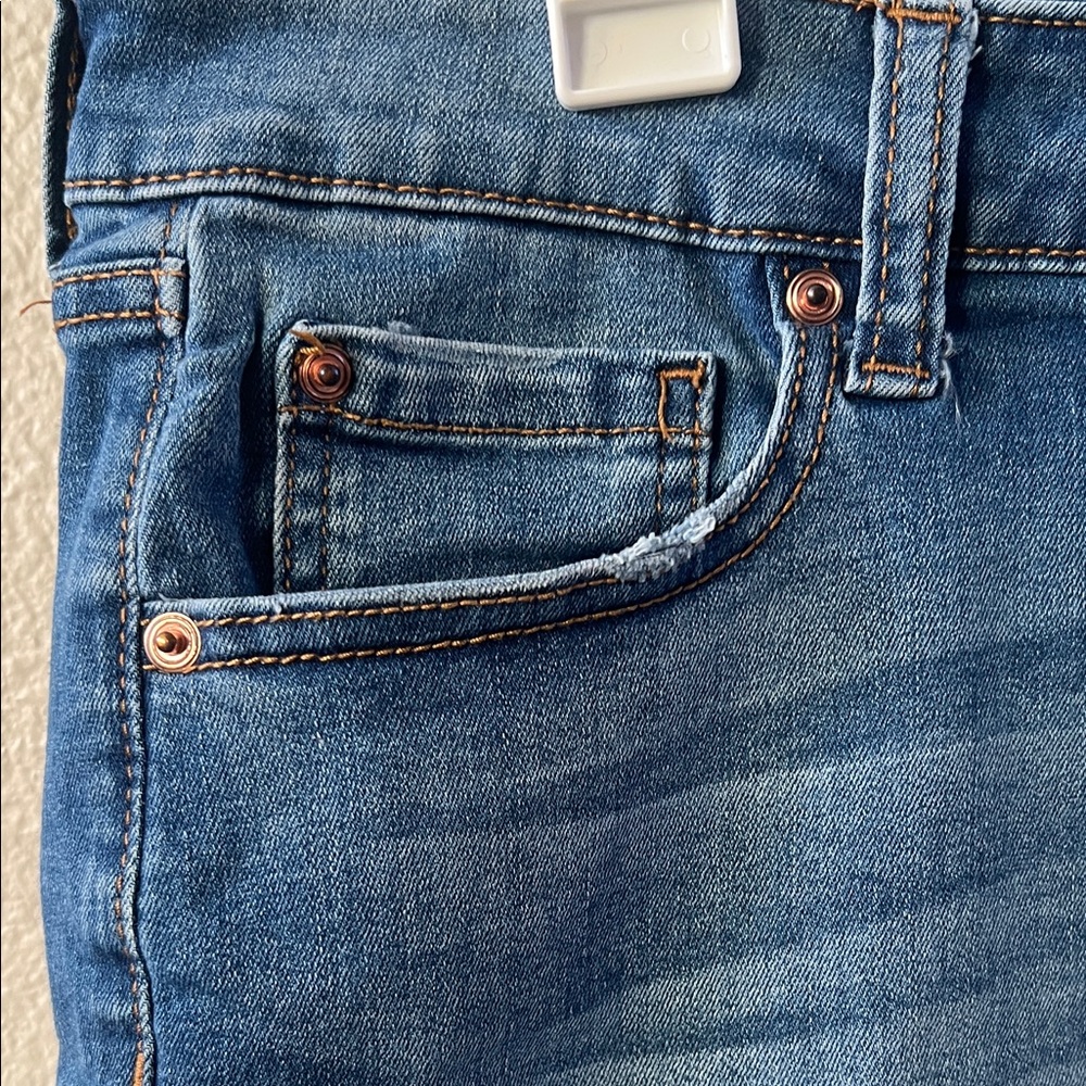 Stylish Blue Denim Women's Jean Shorts - Picture 2 of 7